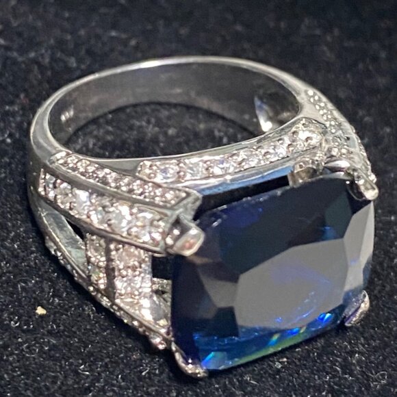 Ring Size 6 Blue Faceted CZ Cubic Zirconia Sterling Silver Stamped 925 Vintage J - Picture 13 of 14